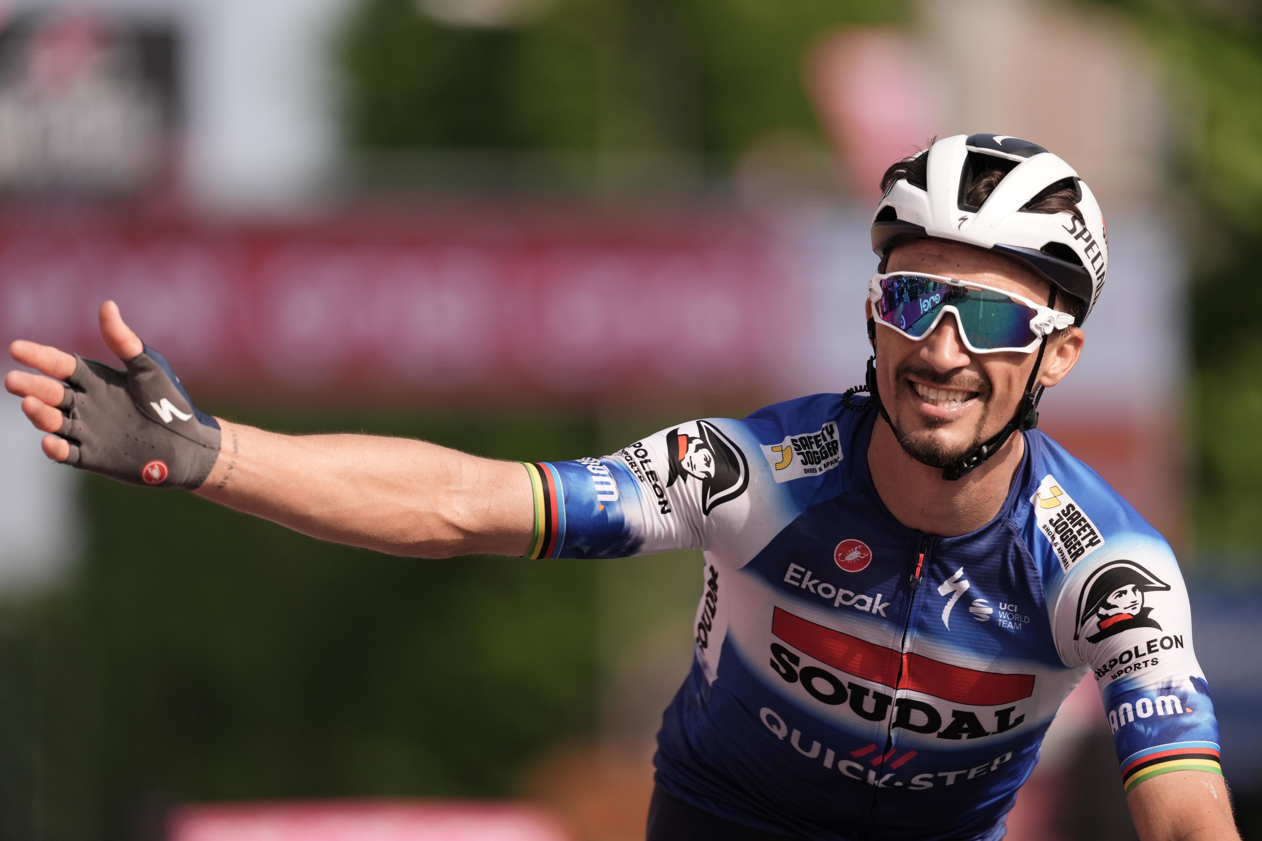 Giro: Dvakratni svetovni prvak v izredno hitri etapi z dolgim pobegom do zmage