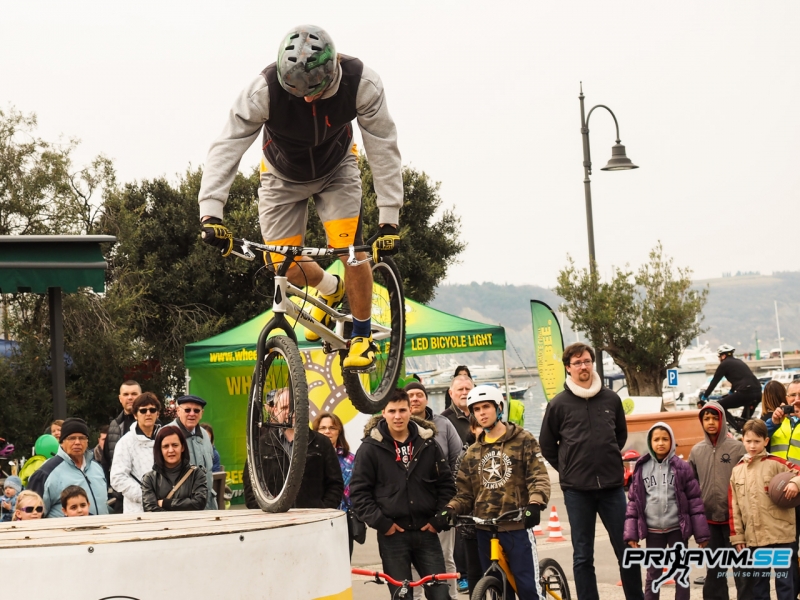 Trial bike show v Izoli